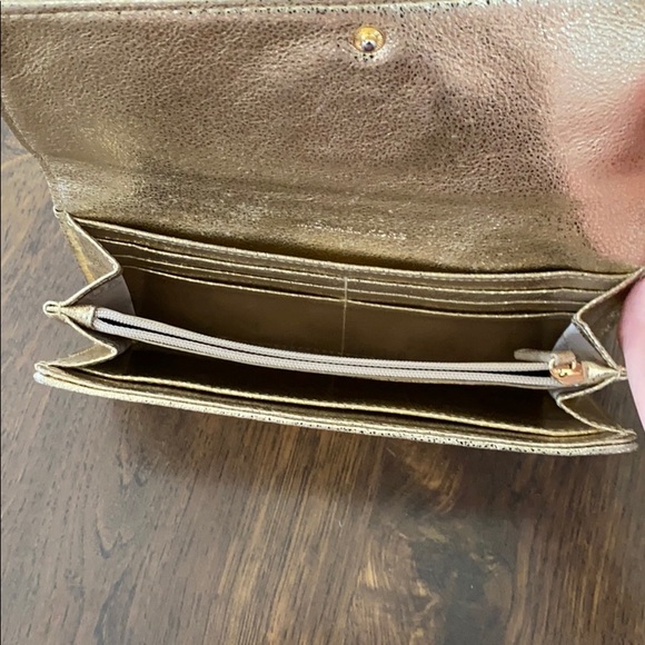 Michael Kors tote and wallet - Picture 2 of 3